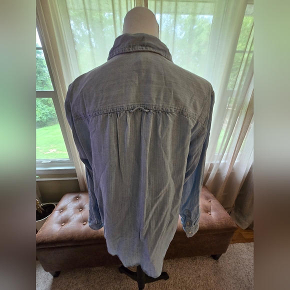 NWT, Anthropologie,Pilcro, Chambray, buttondown, shirt, size M - Picture 2 of 4